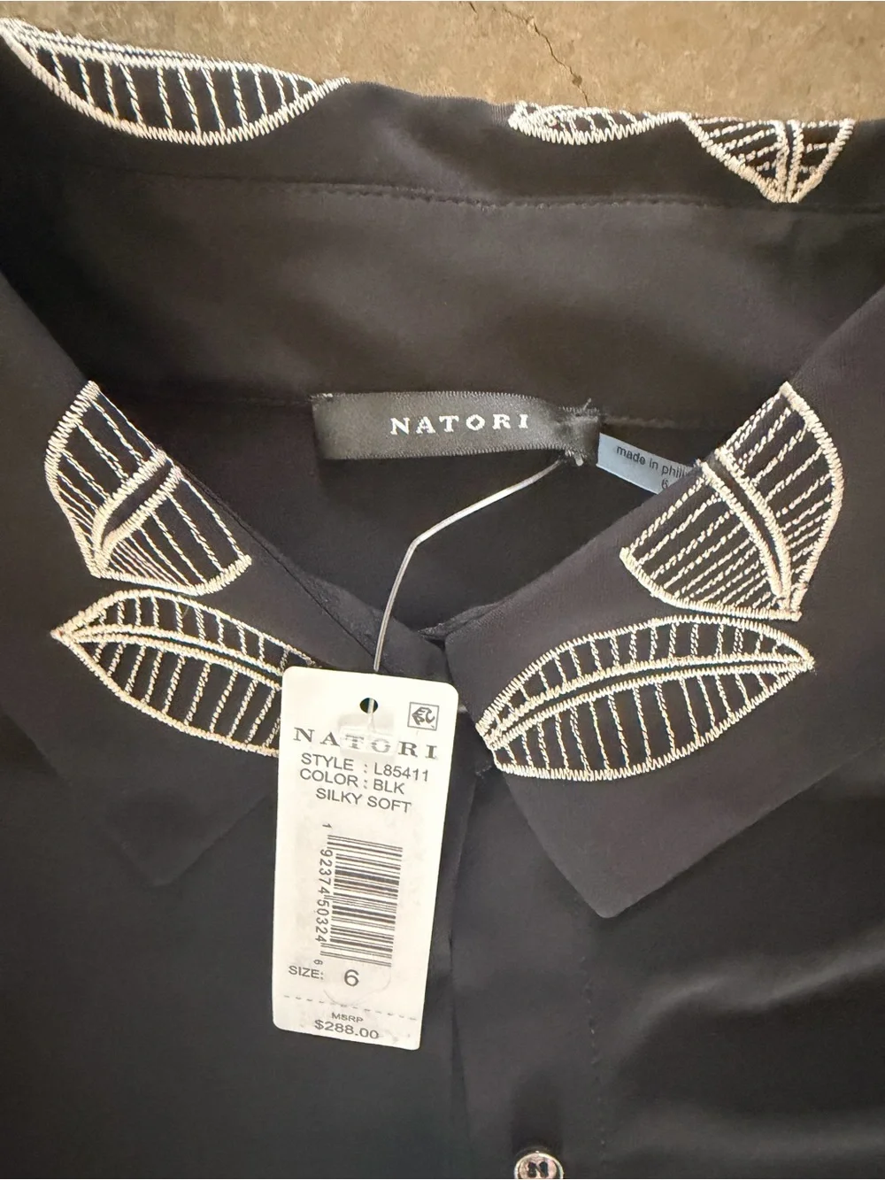 Natori NWT Black Embroidered Leaf Collar & Cuff Blouse Size 6 - Picture 3 of 7